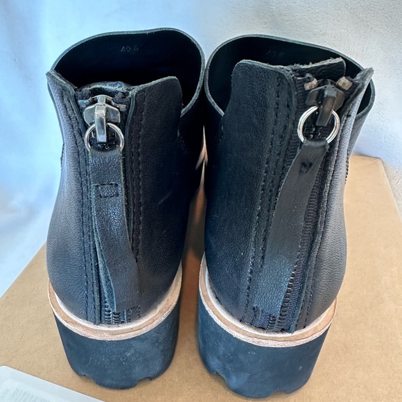 ALL BLACK Flatform Tread Shootie Sz 40.5/10 - Picture 5 of 7